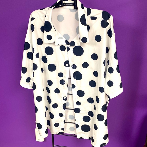 Casual white button-down shirt with various sized black polkadots - Picture 1 of 3